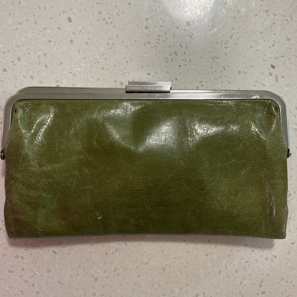 Travelsmith leather wallet bag with detachable chain . Green similar to HOBO